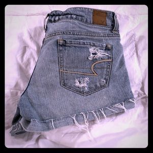 American Eagle Distressed Jean Shorts Size 4